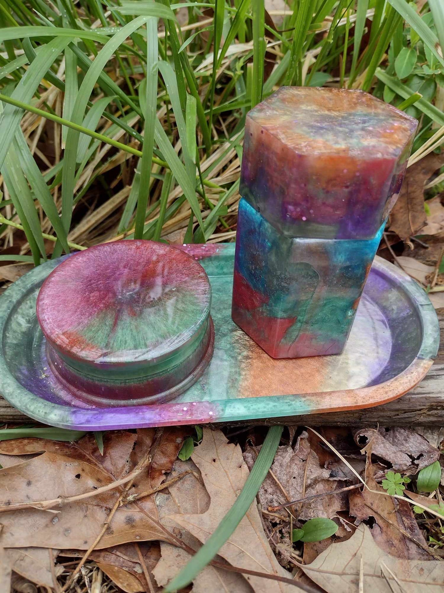 Spice grinder, jar and tray sets